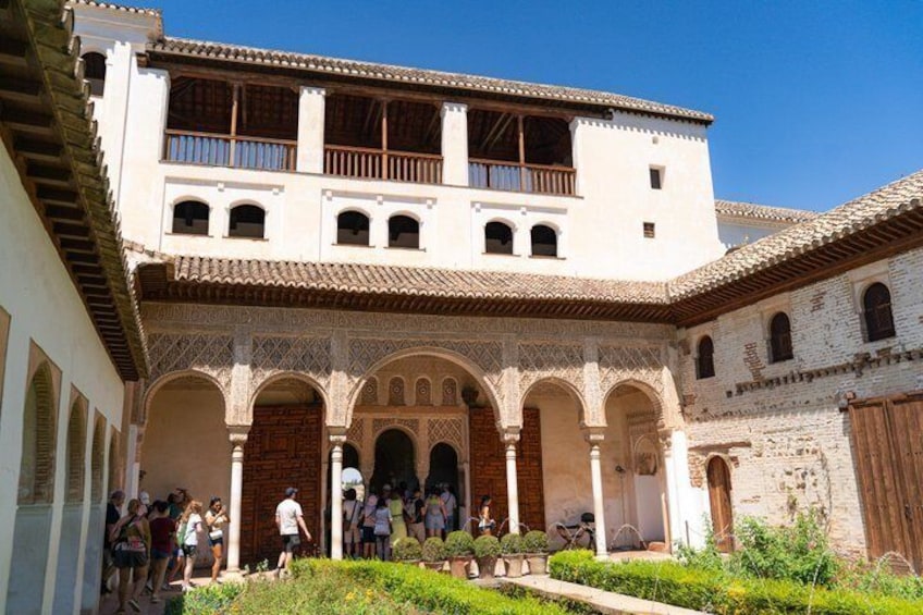 Skip-the-Line Alhambra, Nasrid & Generalife Granada Tour 3