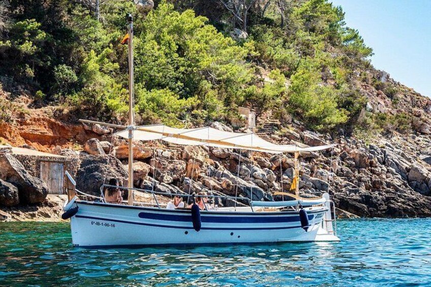 Private 4-hour Mediterranean Boat Tour in Ibiza with Snorkeling 3