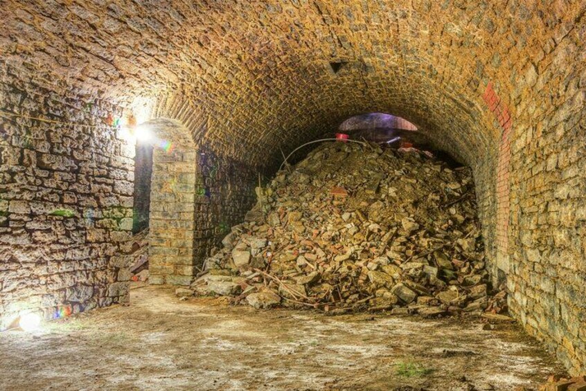 Hidden Brewery Caverns Tour in Cincinnati with Beer Tasting 1