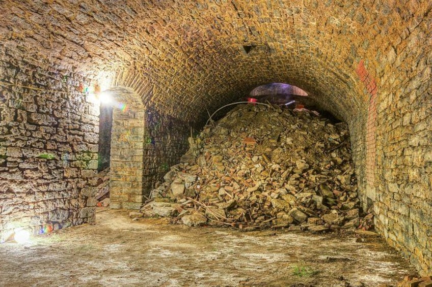 Hidden Brewery Caverns Tour in Cincinnati with Beer Tasting 1