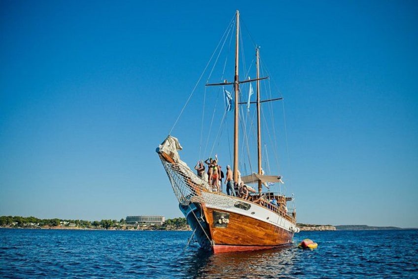 Athens: All Day Cruise to Agistri Moni Aegina with Lunch & Drinks 2