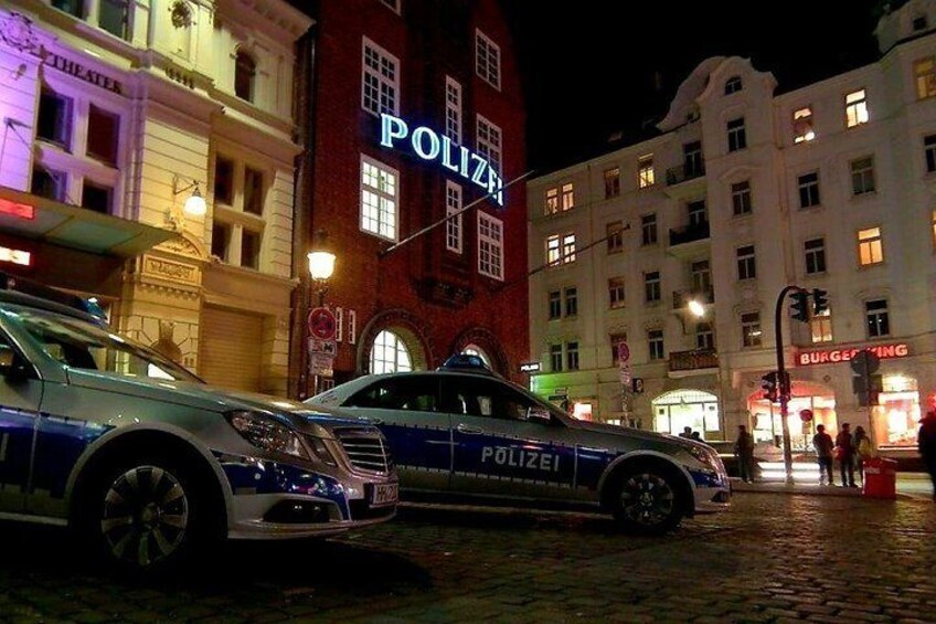 Reeperbahn - St. Pauli Nightwalk - The black diamonds of St. Pauli