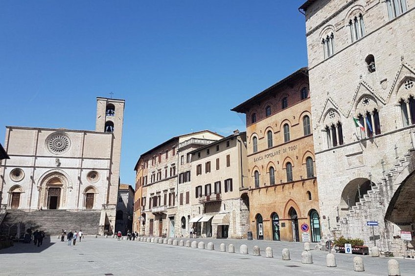 Todi, masterpiece of Middle Ages and Renaissance – Private Tour 4
