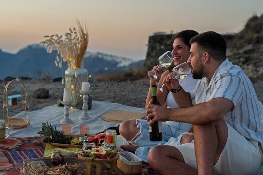 Private Santorini Sunset Picnic Experience 4