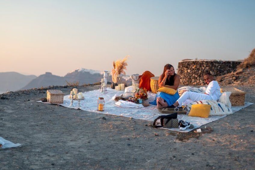 Private Santorini Sunset Picnic Experience 2