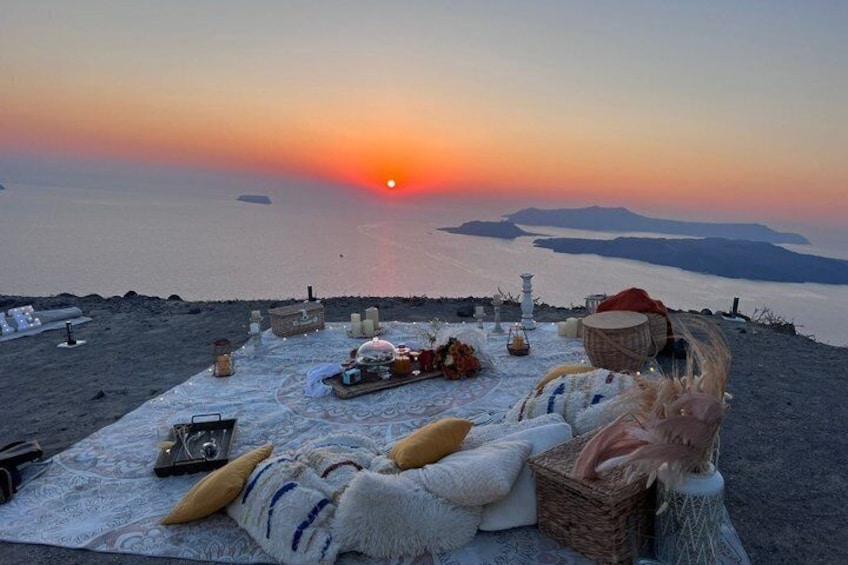 Private Santorini Sunset Picnic Experience 1