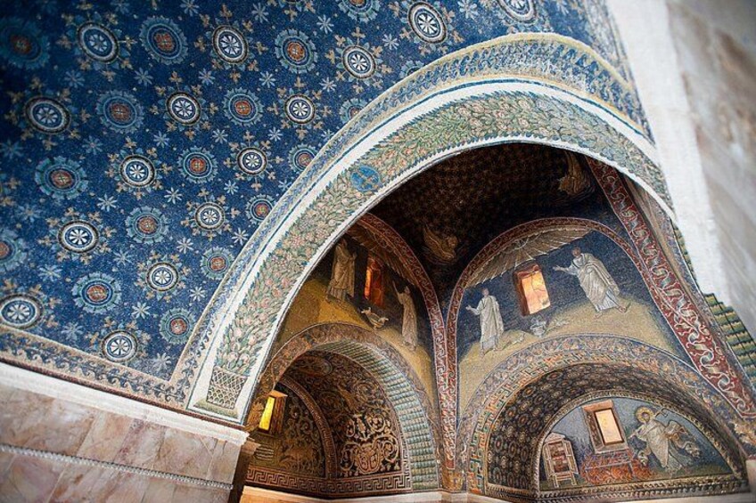Wonderful Ravenna, visit 3 UNESCO sites with a local guide on a private tour 2