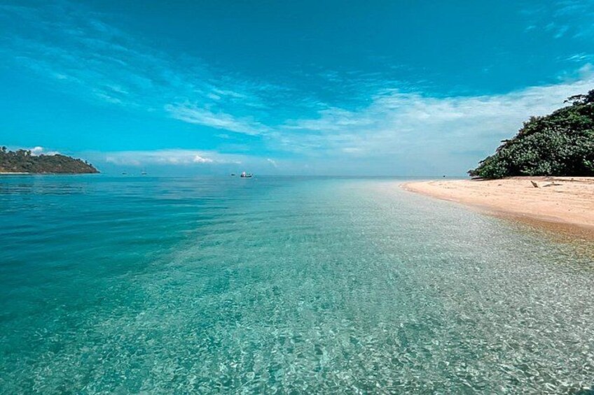 White Sandy Beach At Koh Haa 3