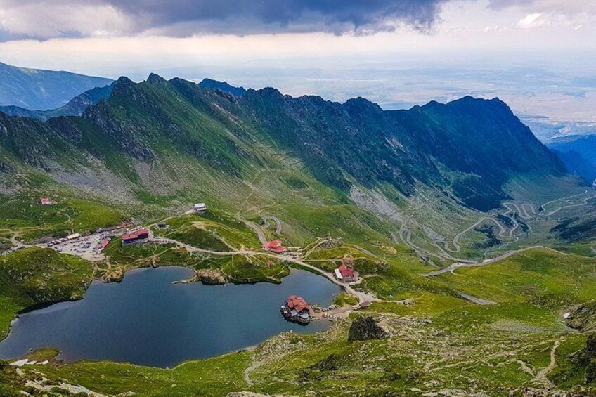 After driving all the way to the top of Transfăgărășan Road we will arrive at the beautiful Bâlea Lake located at an altitude of 2034 meters. 1