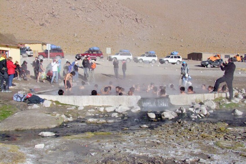 Yongo group clients enjoying the hot springs of Laguna Polques 2