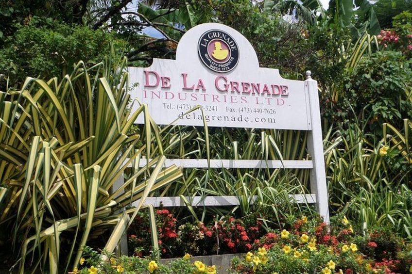 Segnaletica per De La Grenade Industries Ltd. con informazioni di contatto e un sito web. 5