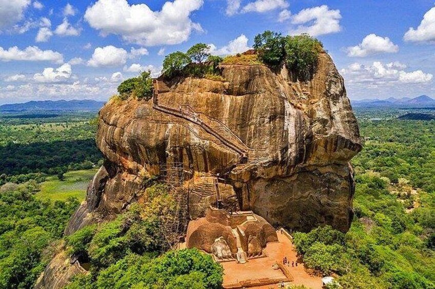 SIGIRIYA ROCK 1