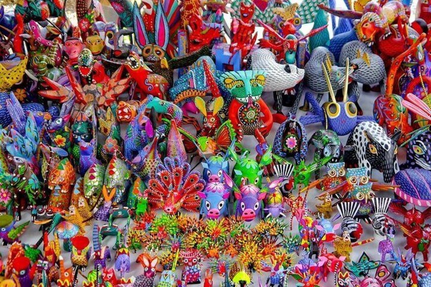 Cultural experience, paint your Alebrije figure