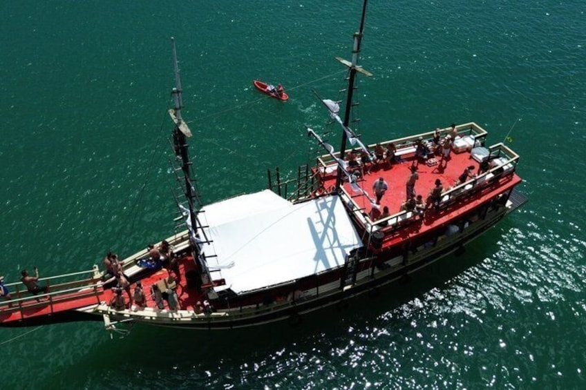 Pirate Boat Tour in Búzios with Slipper and Sea Bath 2
