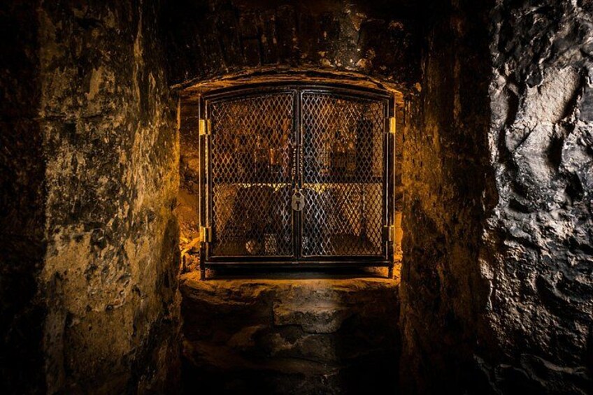 90min Underground Whisky Tasting in Edinburgh's Old Town 2