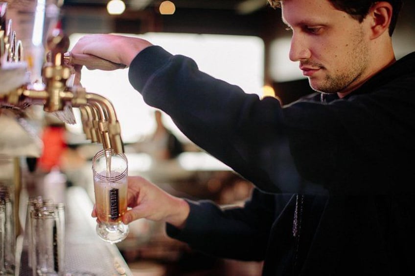 See the art of pouring the "Slow Pour Pils" at Bierstadt Lagerhaus 2