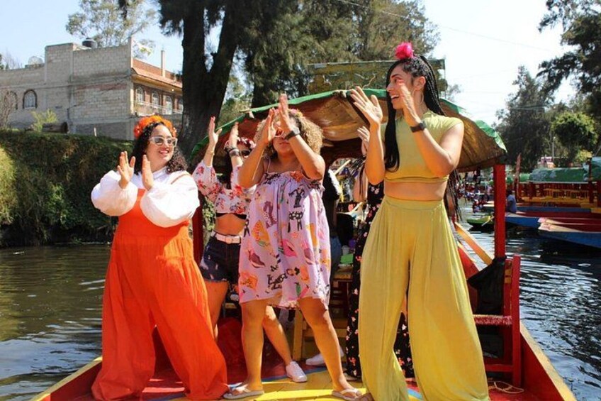 Xochimilco & Mexican Party with Guacamole & Unlimited Drinks 2