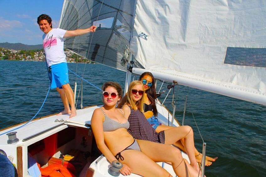 Private Sailing Tour in Valle de Bravo 5