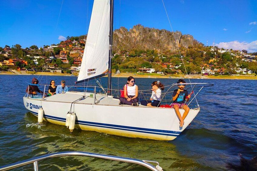 Private Sailing Tour in Valle de Bravo 2