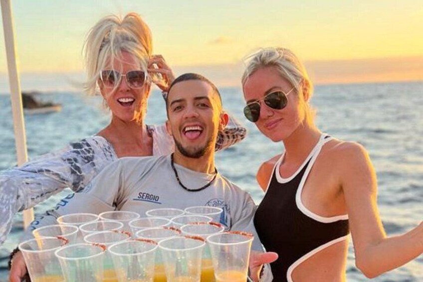Cabo San Lucas Sunset Cruise with Open Bar and Snacks 5