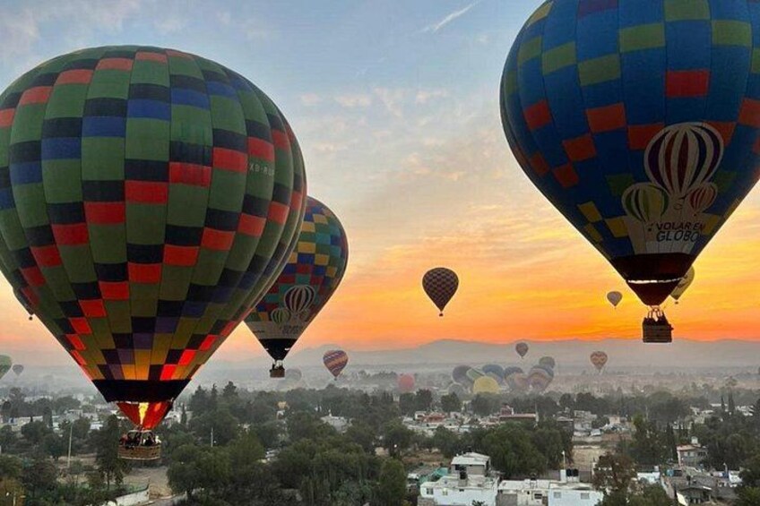 Hot Air Balloon Flight over Teotihuacán 1