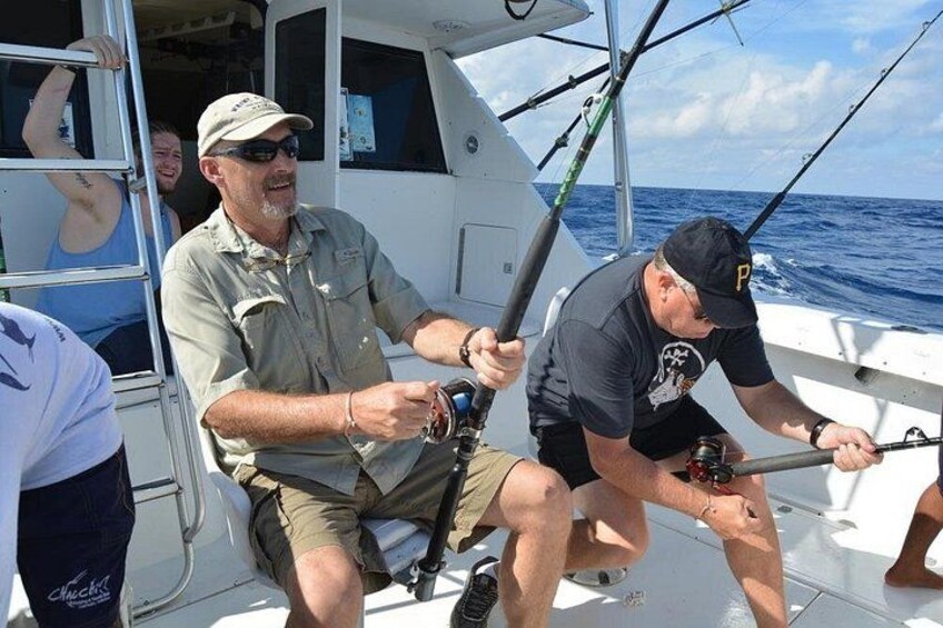 Shared Deep Sea Fishing Tour in Cancun with Drinks 4