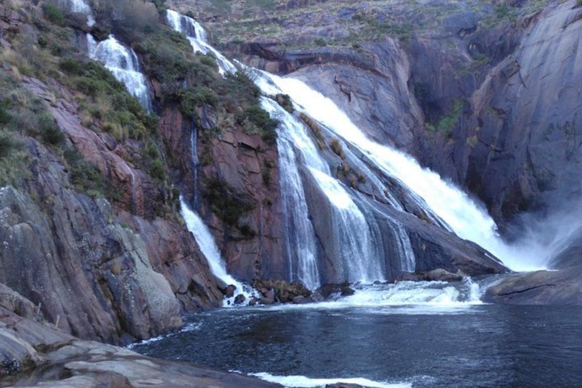 Ézaro Waterfall / Ézaro Waterfall 3