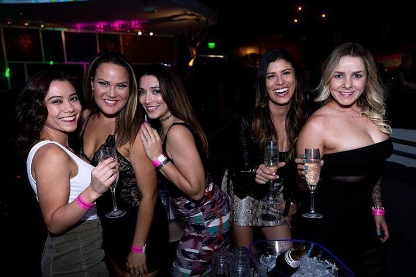 Drink, Mingle and Dance Club Tour 4