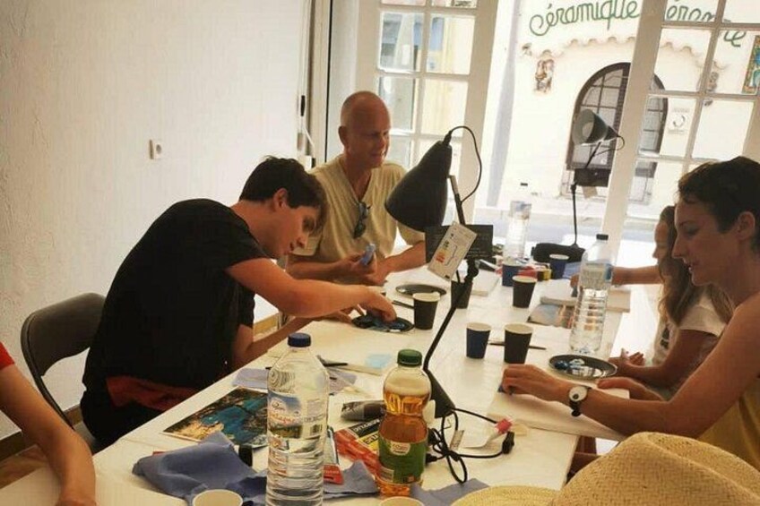 2 hours Painting Class with Local Artist in Private Studio 3