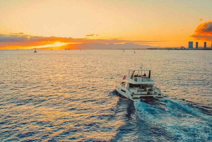 Sending aloha to the end of another beautiful Waikiki Day aboard Oahu's favorite Triple Deck Yacht 1