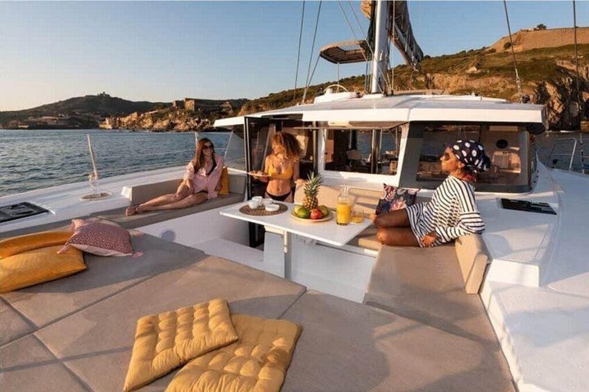CATAMARAN Kleftiko Poliegos & Round of Milos Lunch with Openbar 1