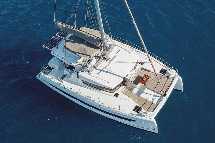 CATAMARAN Kleftiko Poliegos & Round of Milos Lunch with Openbar 2