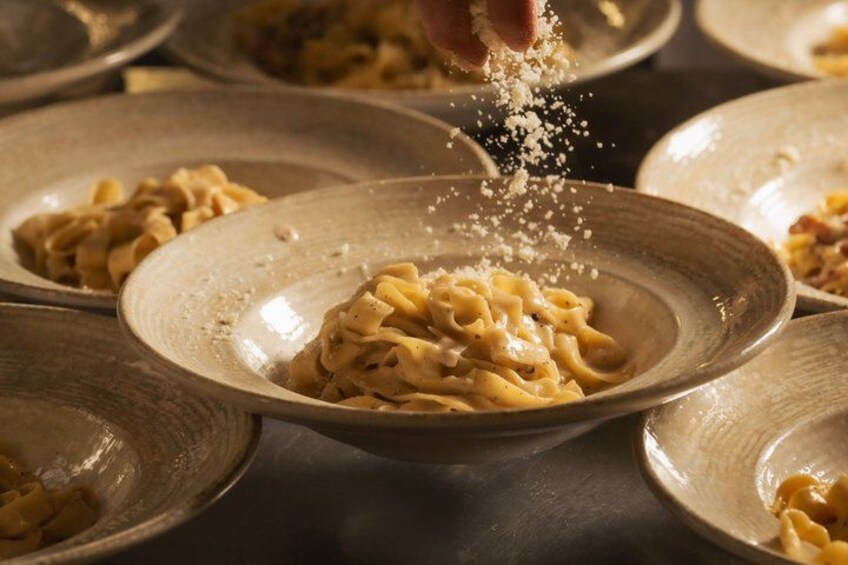 Pasta Cooking Class in Rome - Fettuccine Class in Piazza Navona 2