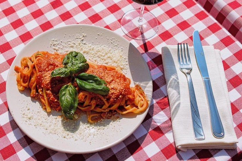Pasta Cooking Class in Rome - Fettuccine Class in Piazza Navona 4