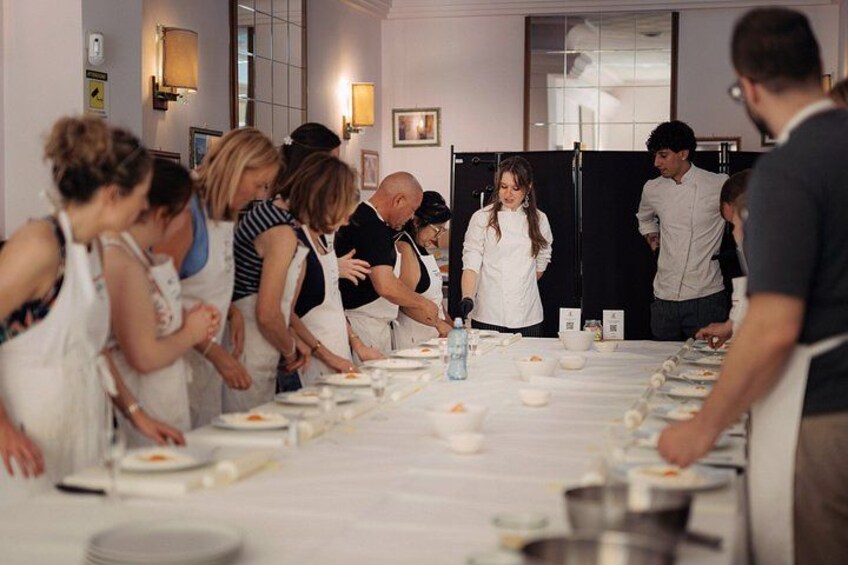Pasta Cooking Class in Rome - Fettuccine Class in Piazza Navona 4