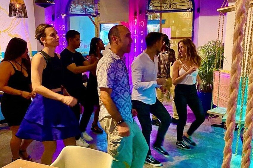#1 Salsa Class in Casco Viejo - don't just see Panama... feel it! 5