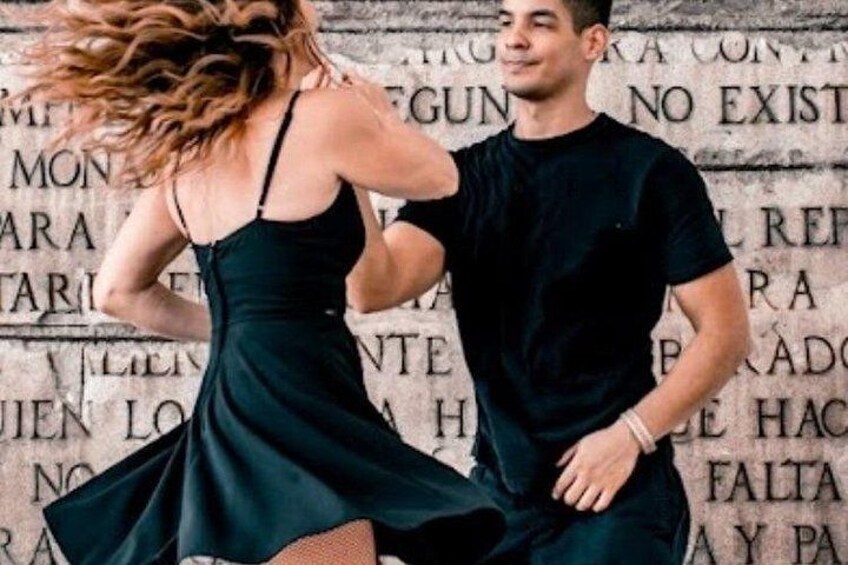 #1 Salsa Class in Casco Viejo - don't just see Panama... feel it! 2