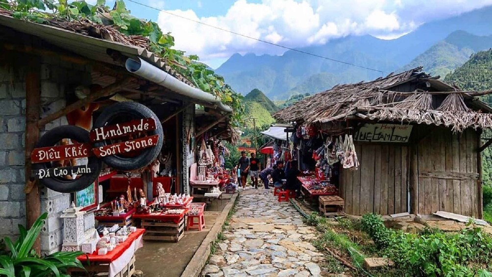 Picture 10 for Activity SAPA Less-Touristy Route & Local Experience with Sinh Family 5