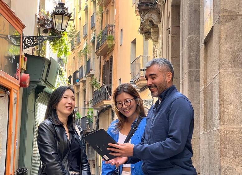 Picture 6 for Activity Barcelona: Gothic Quarter and Flamenco Show 2