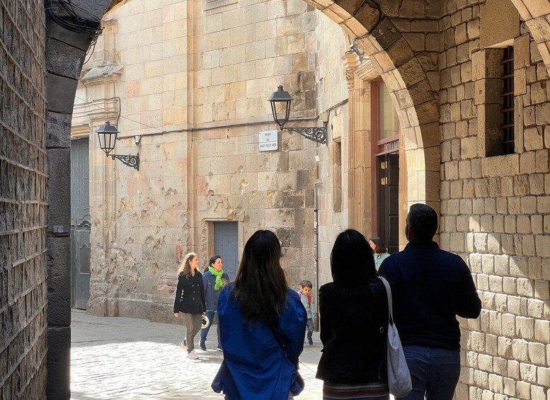 Picture 5 for Activity Barcelona: Gothic Quarter and Flamenco Show 4