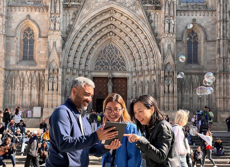 Picture 2 for Activity Barcelona: Gothic Quarter and Flamenco Show 5