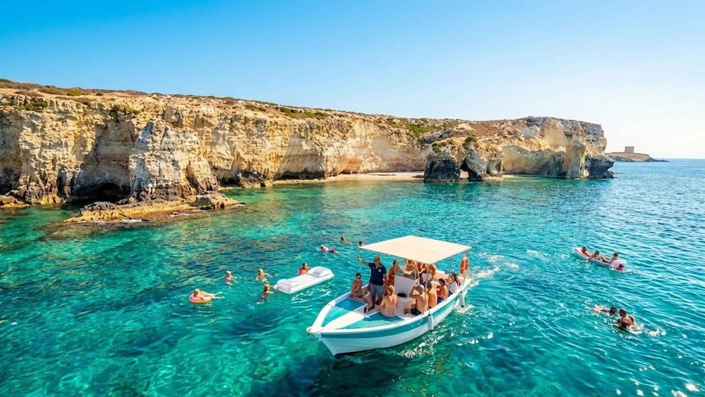 Syracuse: Boat tour of Ortigia Island & Seacaves 1