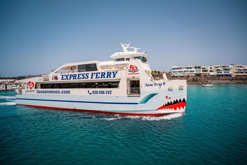 Picture 6 for Activity From Lanzarote: Day Trip to Fuerteventura and Corralejo 2