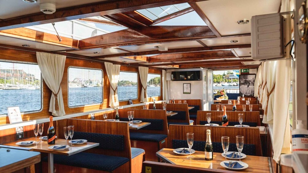 Picture 2 for Activity Stockholm: Live Guided City Sightseeing Open Boat Tour 3
