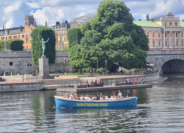 Picture 1 for Activity Stockholm: Live Guided City Sightseeing Open Boat Tour 4