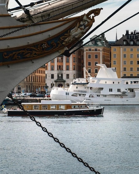 Picture 1 for Activity Stockholm: Live Guided City Sightseeing Open Boat Tour 5