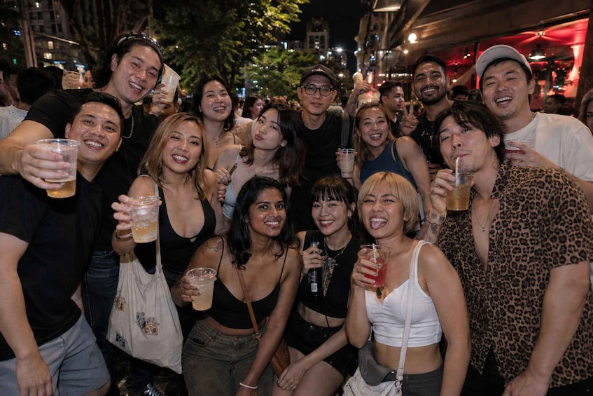 Picture 1 for Activity Singapore Pub Crawl - Party like a Local 2