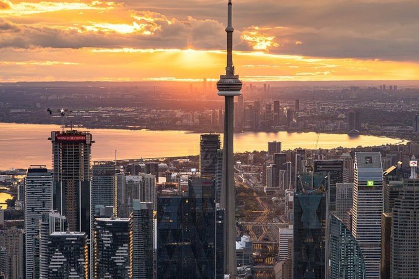 20 km Helicopter Tour over Toronto 3
