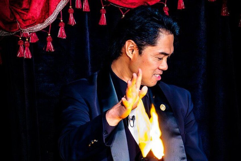 Oahu: The Magical Mystery Show! at Hilton Waikiki Beach Hotel 4