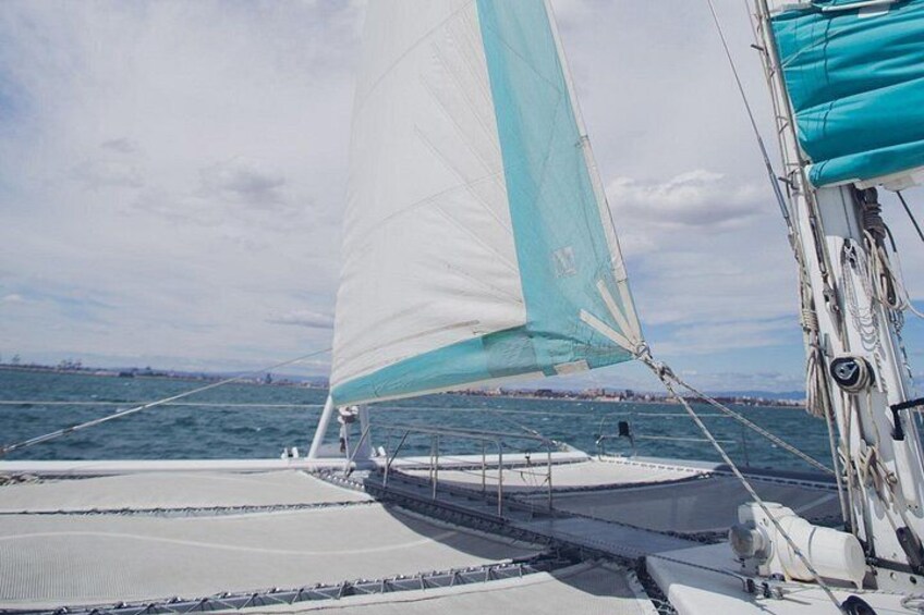 1 Hour Sailing Excursion in Valencia 2